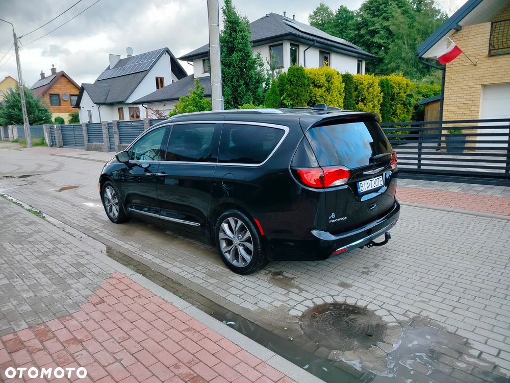 Chrysler Pacifica - 6