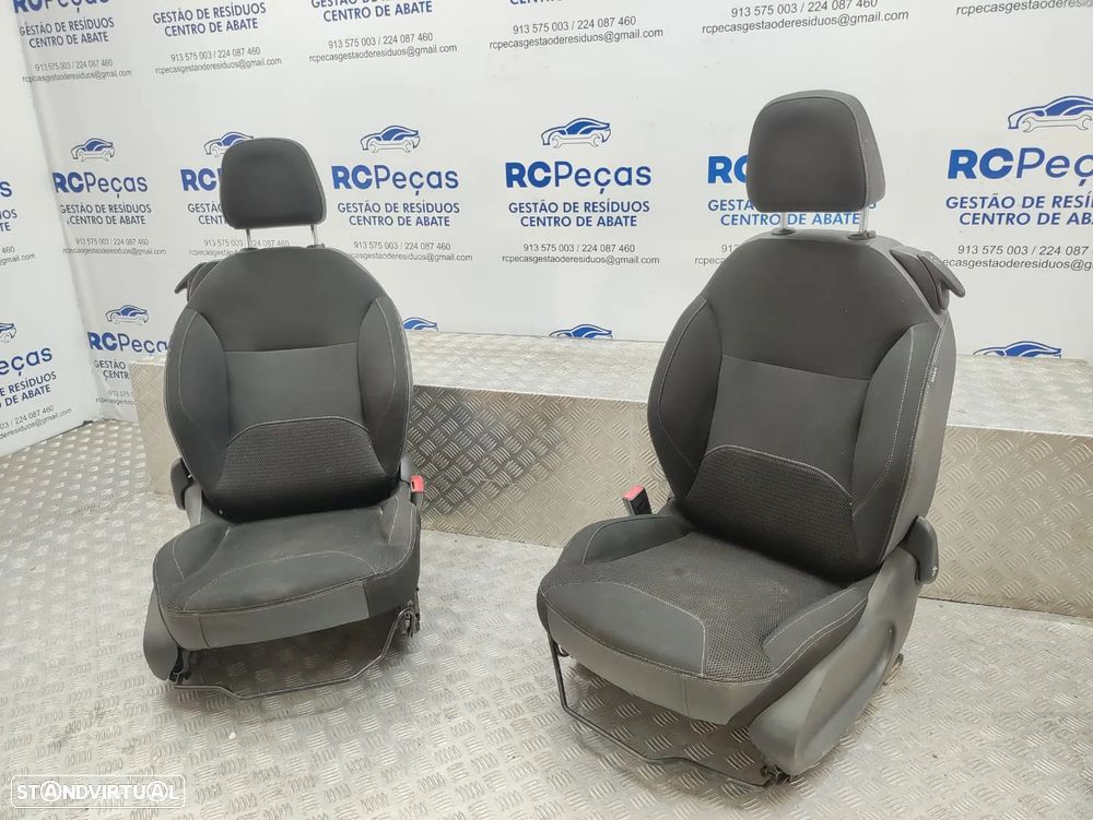 Conjunto Bancos Frontais Frente em Pele e Tecido Citroen DS3 Diesel 2009 - 2016 - 4