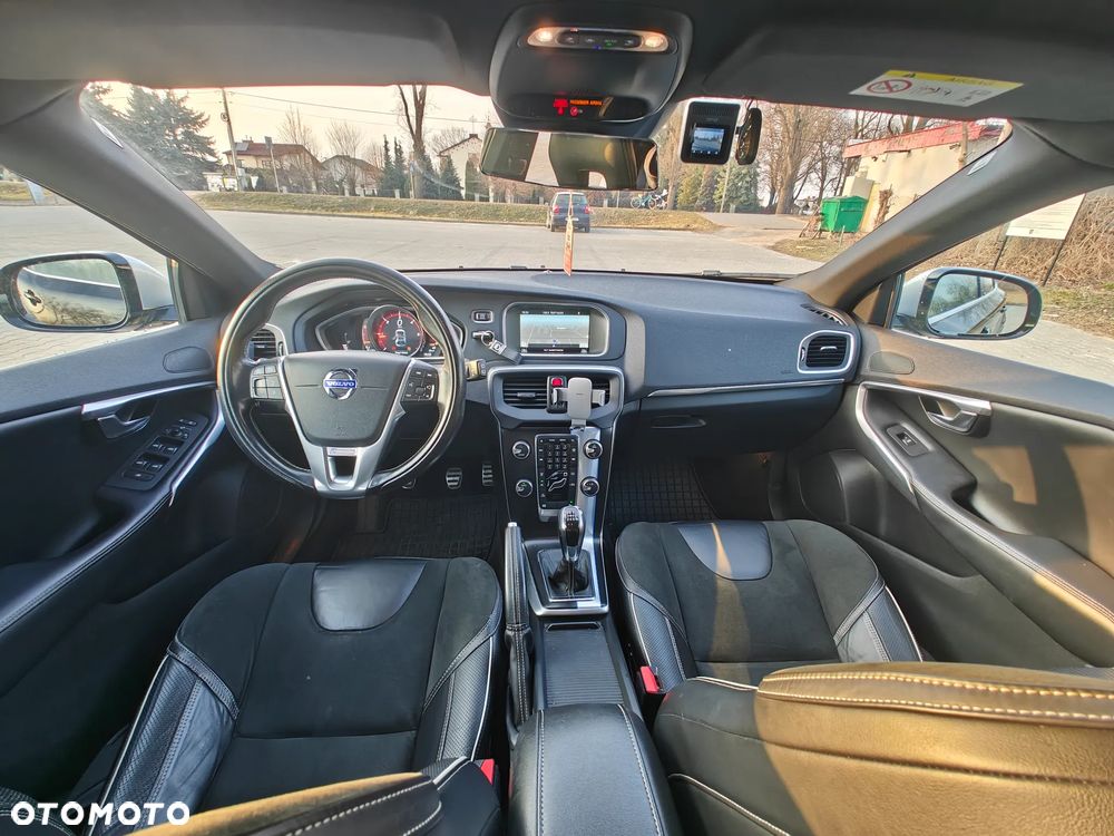 Volvo V40 D4 Drive-E R-Design Kinetic - 15