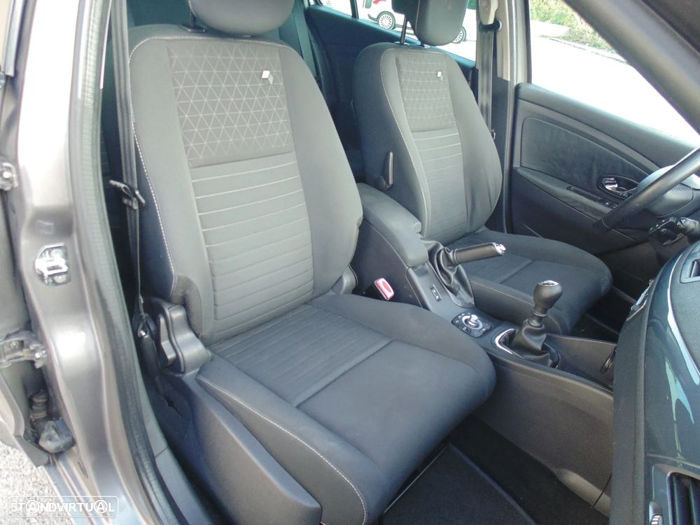 Renault Mégane Sport Tourer 1.5 dCi Limited SS - 18