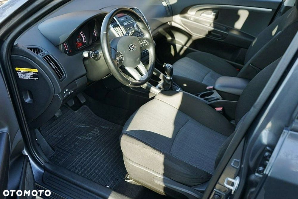 Kia Ceed 1.6 CRDi 90 ISG Spirit - 15