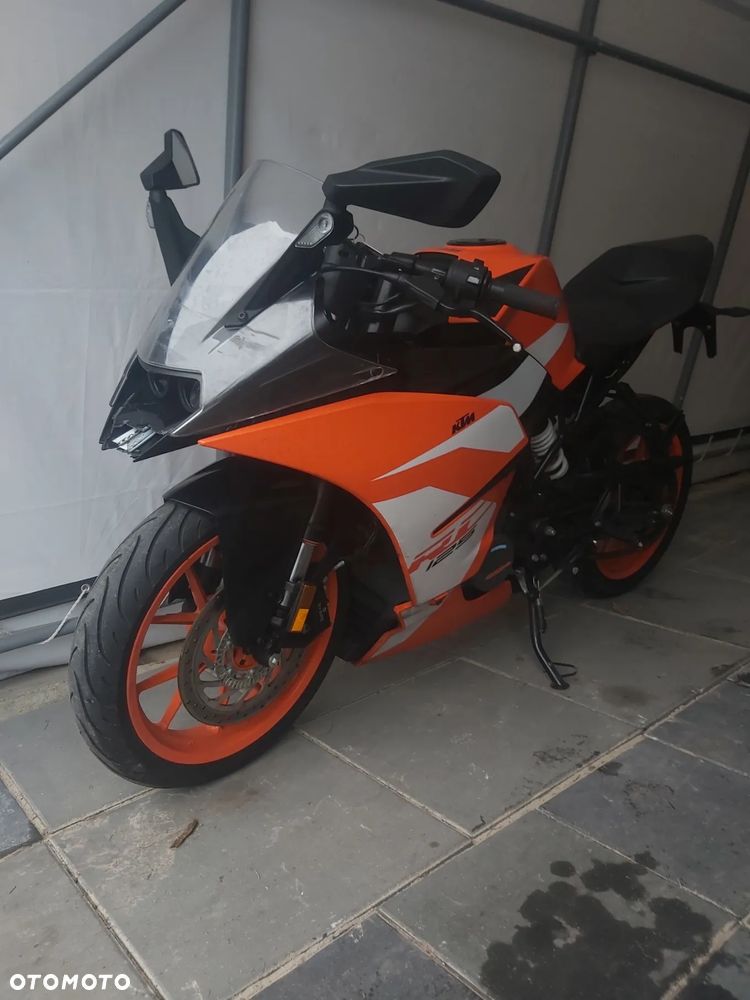 KTM RC 125 - 27