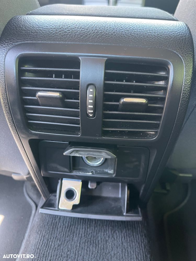 Volkswagen Passat 2.0TDI Comfortline DPF DSG - 13