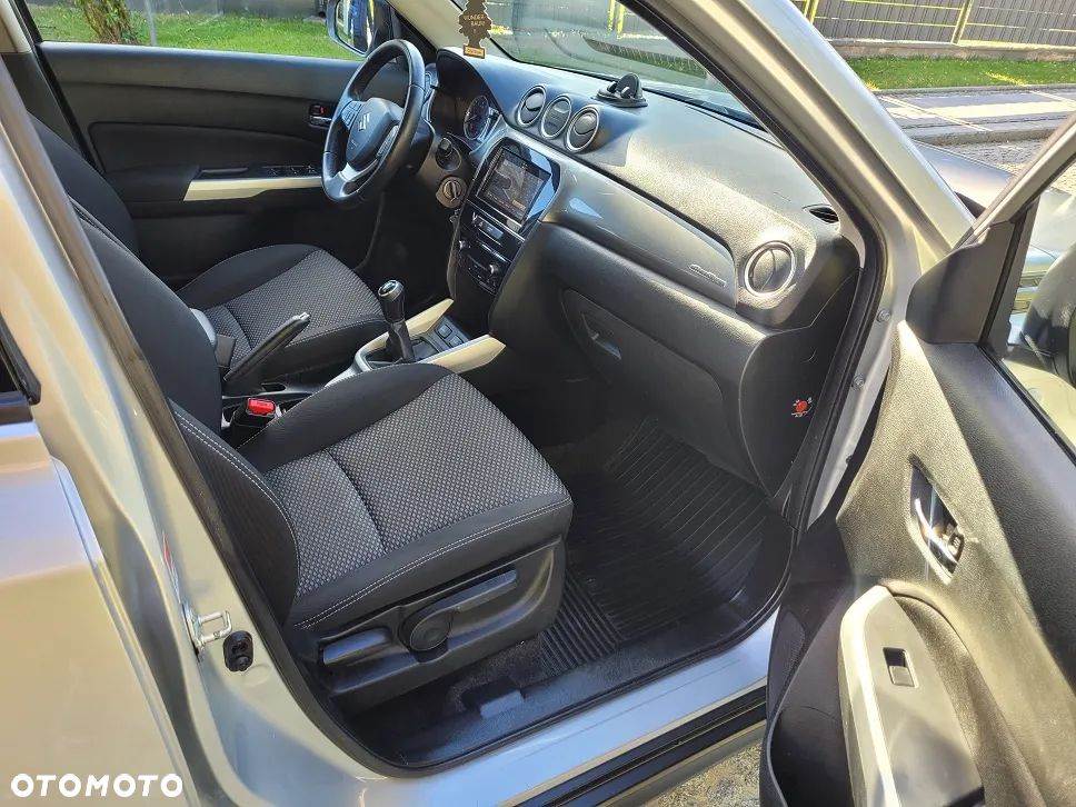 Suzuki Vitara 1.6 Premium 4WD - 9