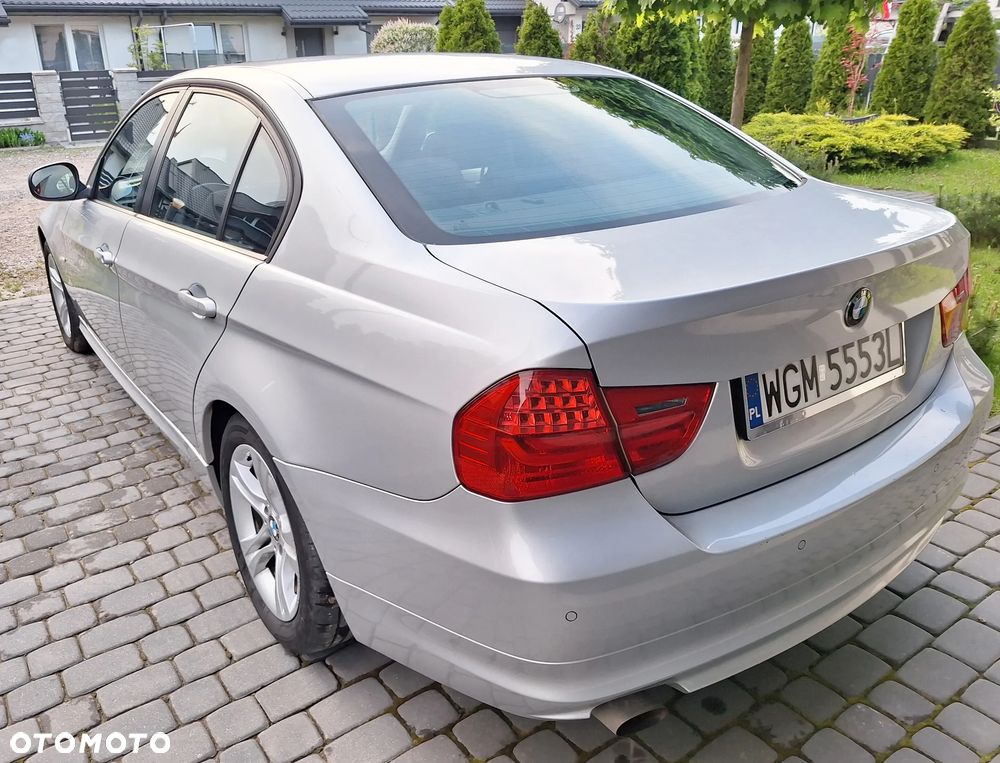 BMW Seria 3 318i - 6