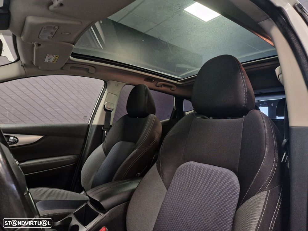 Nissan Qashqai 1.3 DIG-T N-Connecta J18 - 19