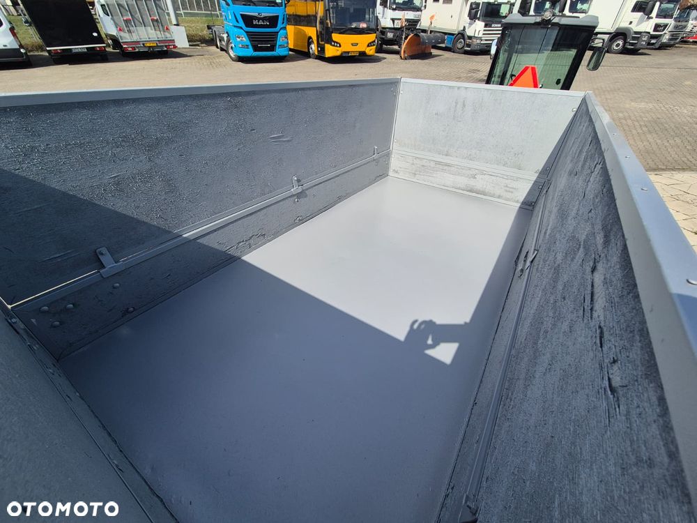 Kaercher MIC C34 / NOŚNIK NARZĘDZI / PRZYCZEPA WYWROTKA / IDEALNY DO MIASTA / ZAMIATARKA / PŁUG SNIEŻNY / 4X4 / NISKIE MOTOGODZINY / JEDNO URZĄDZENIE WIELE ZASTOSOWAŃ! - 34