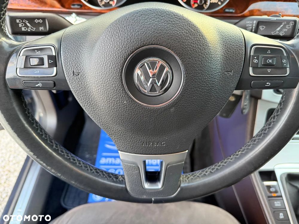 Volkswagen Passat Variant 2.0 Blue TDI SCR Trendline - 21