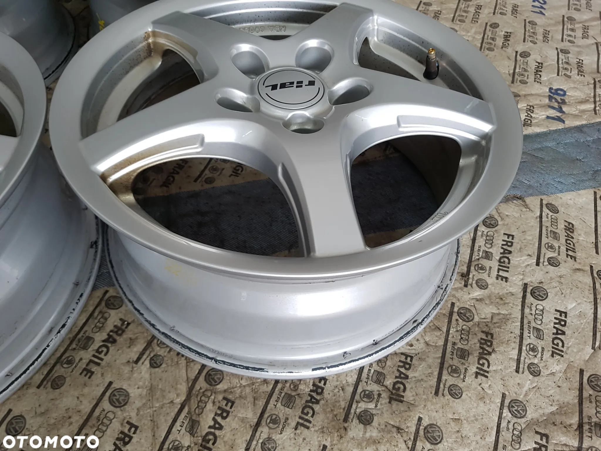 FELGI ALU VW GOLF V VI CADDY II  TOURAN  SKODA 5X112 6JX15 ET47 - 16
