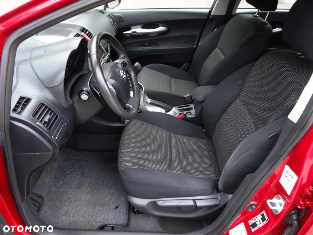 Toyota Auris 1.6 Premium MS - 19