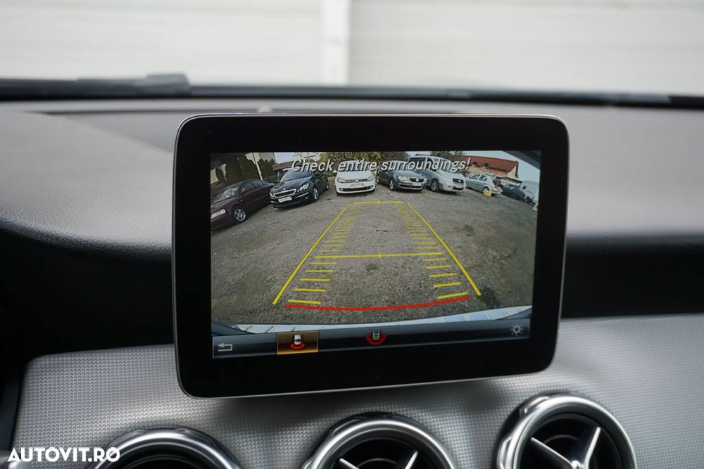 Mercedes-Benz GLA 220 d 4Matic 7G-DCT - 11