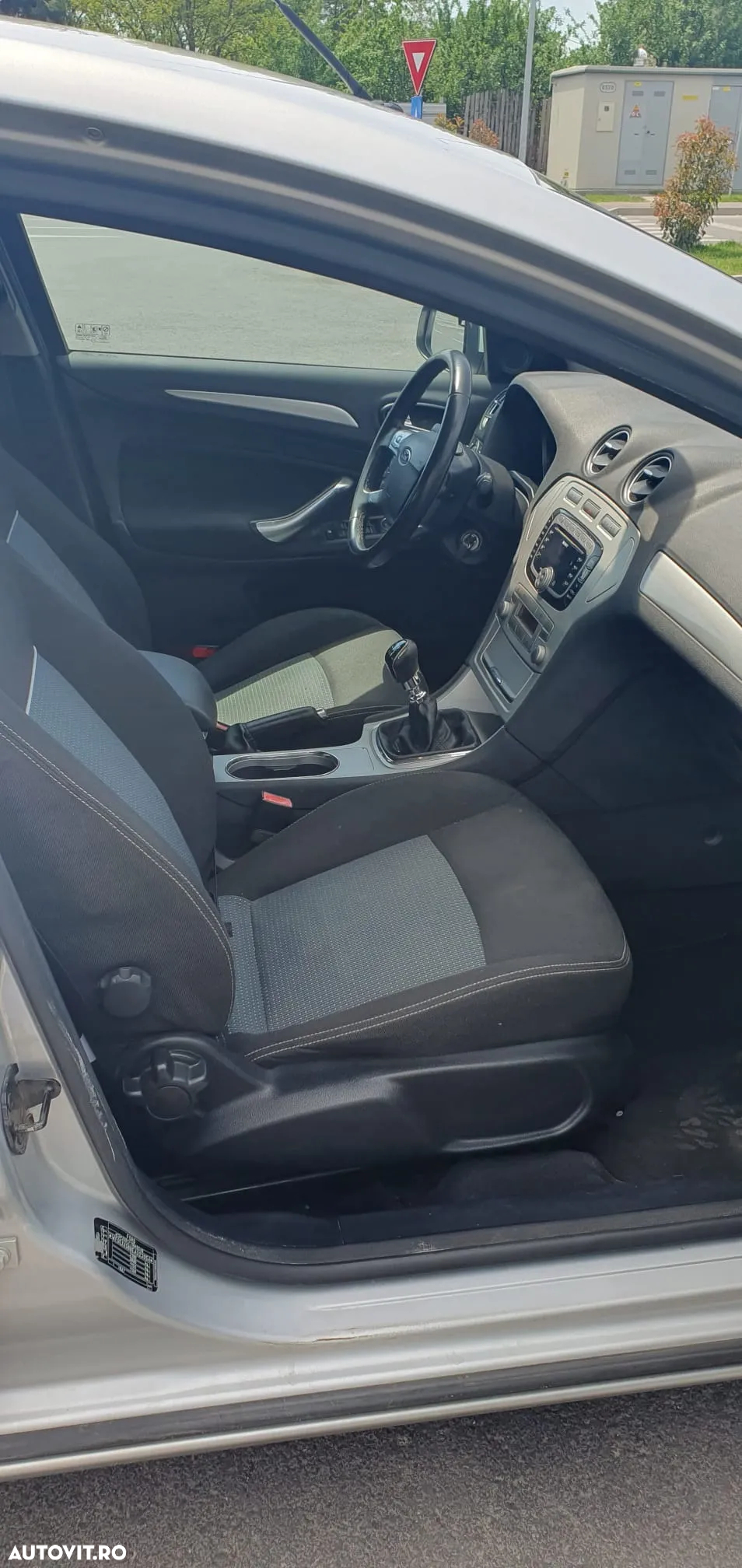 Ford Mondeo 2.0 TDCi Trend - 19