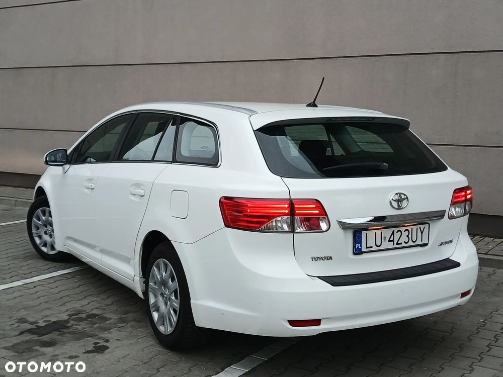 Toyota Avensis 1.8 Life - 10