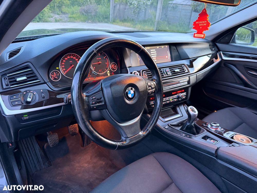 BMW Seria 5 525d - 10
