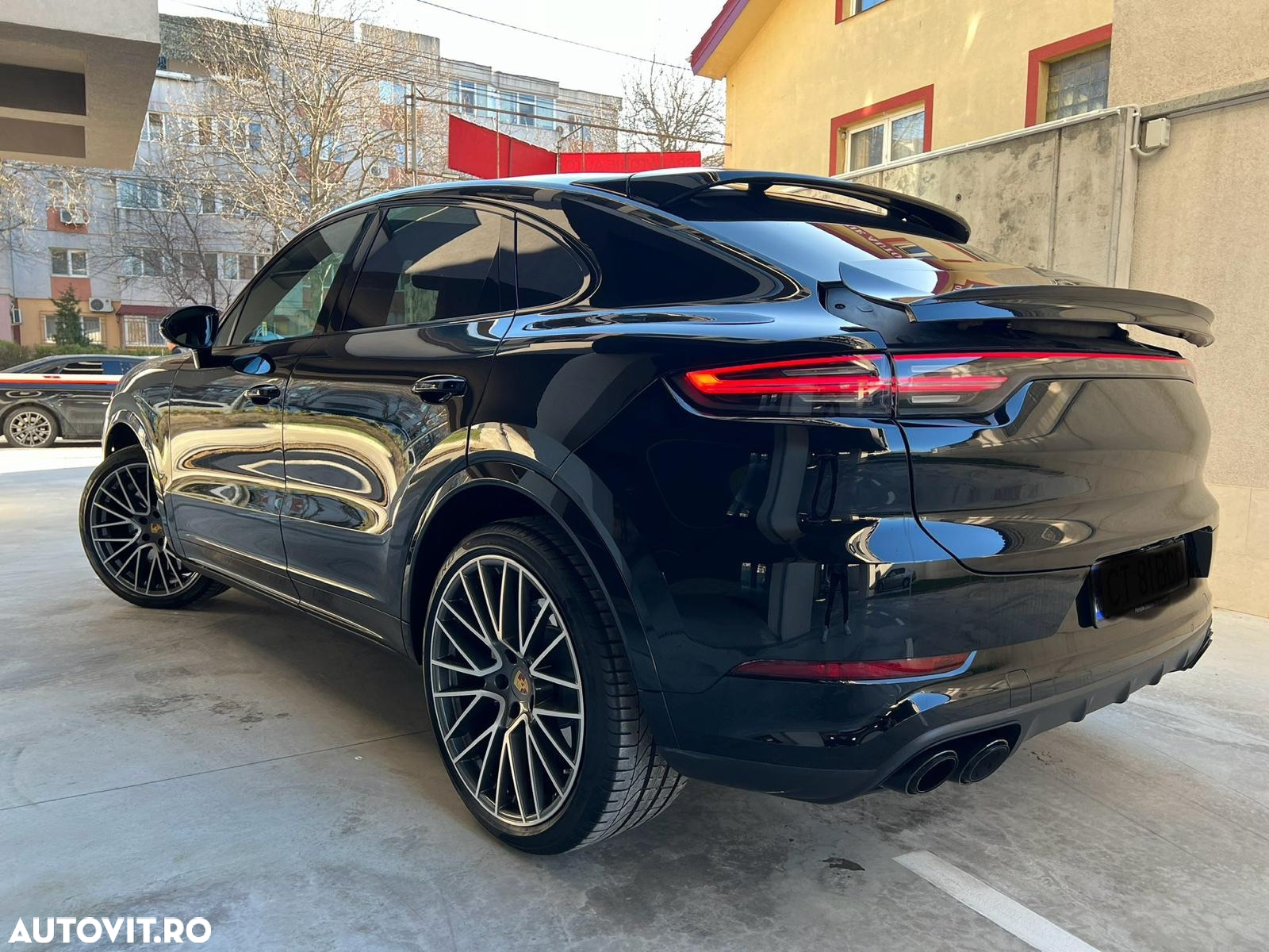 Porsche Cayenne Turbo - 2