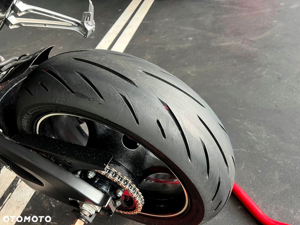 Suzuki GSX-R - 19