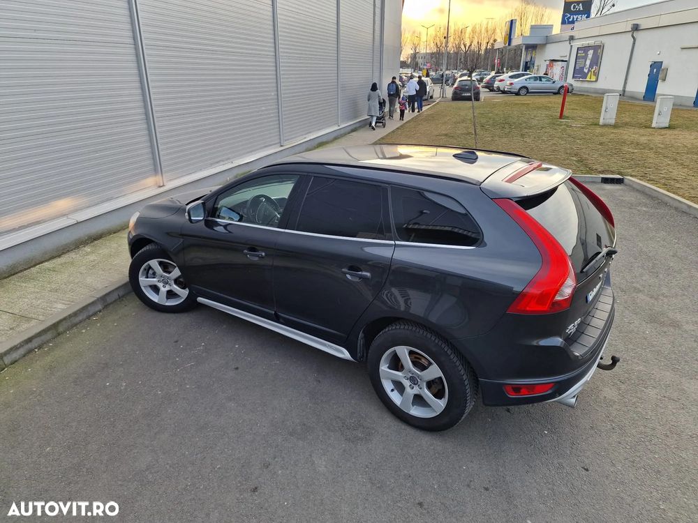 Volvo XC 60 2.4D AWD RDesign - 31