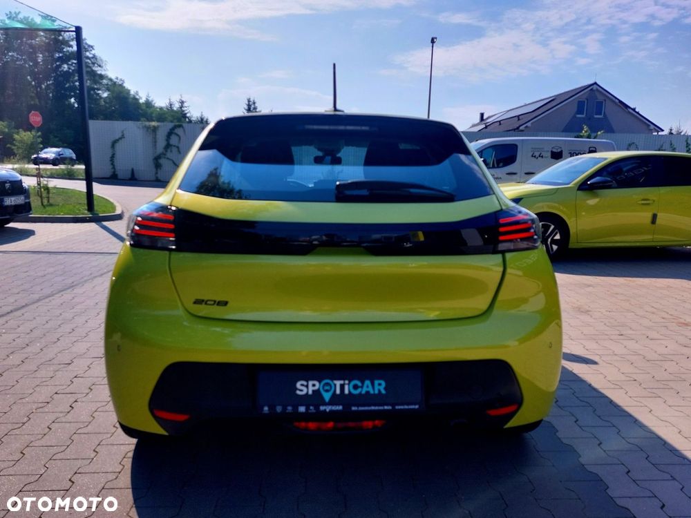 Peugeot 208 - 4