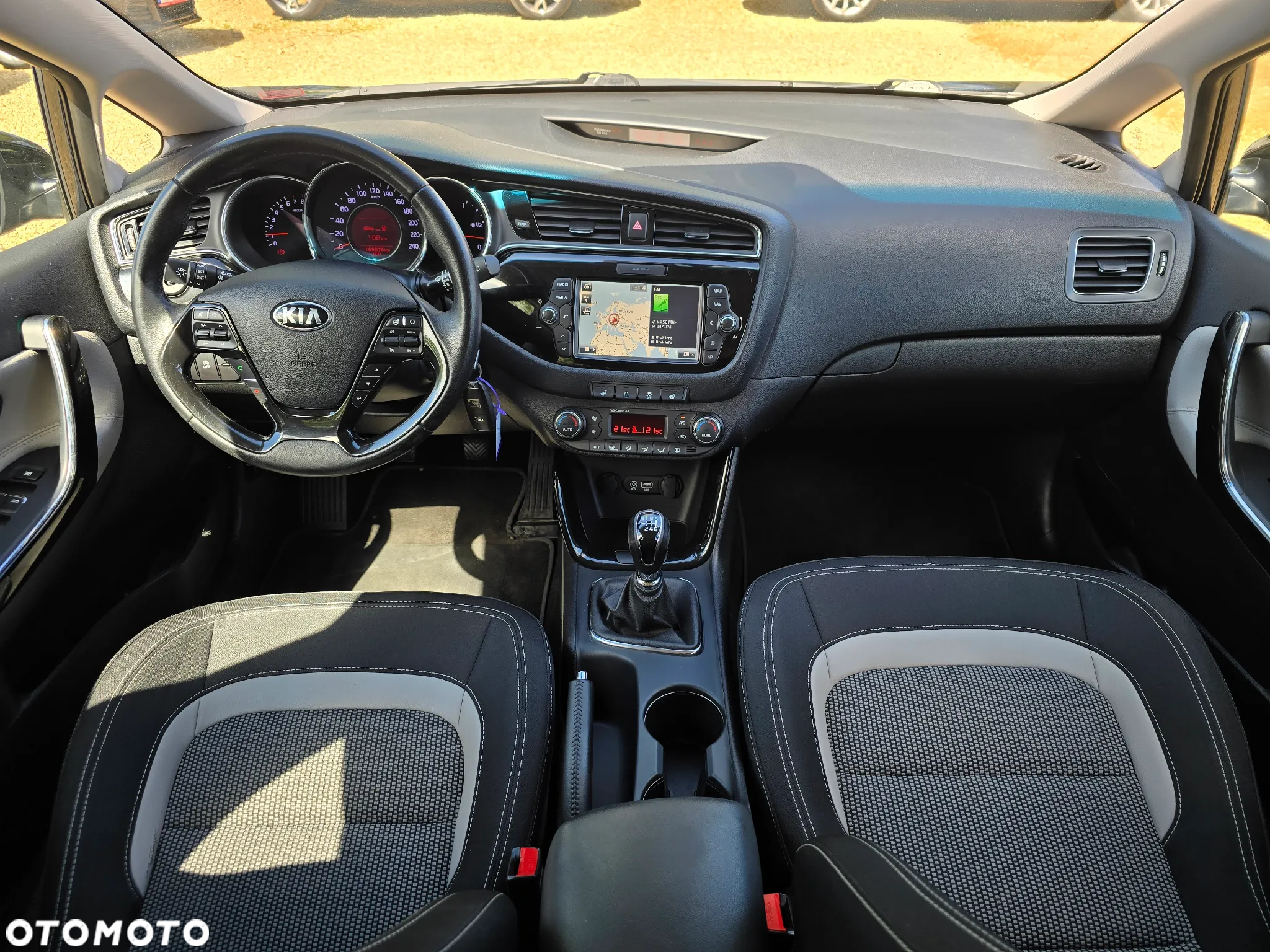 Kia Ceed 1.6 GDI Dream-Team Edition - 8