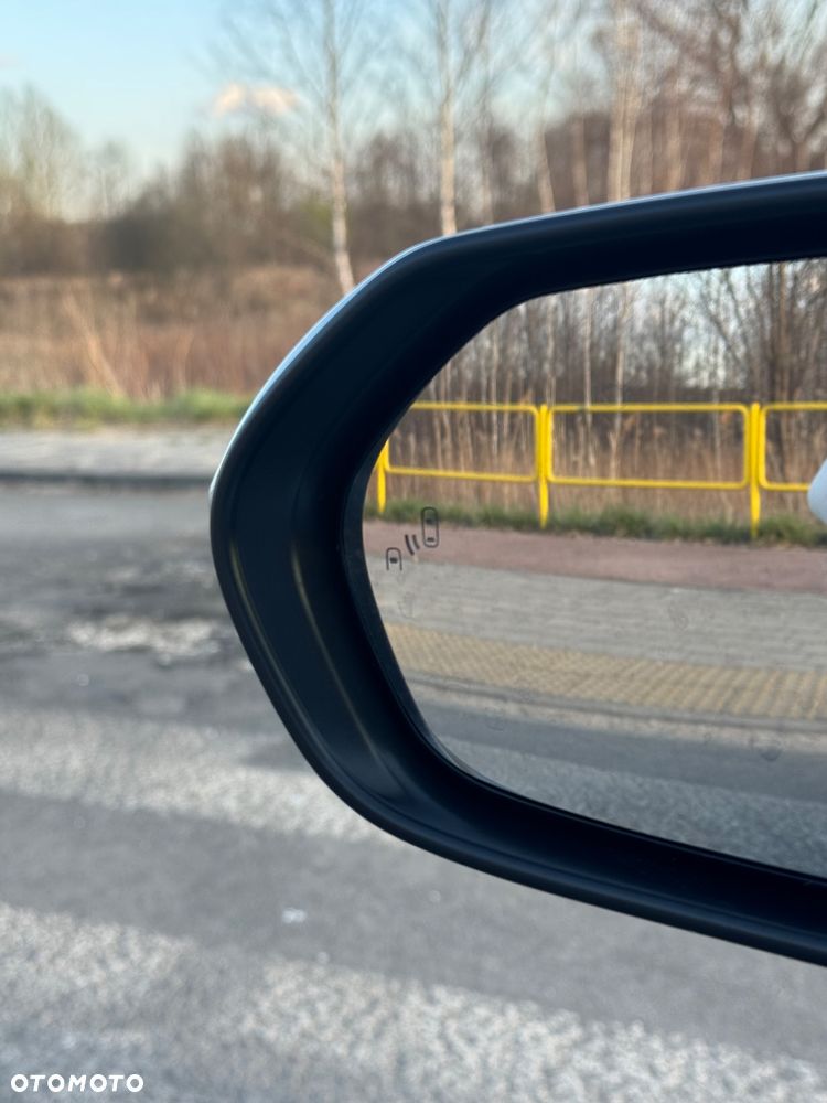 Toyota Corolla 2.0 Hybrid Executive - 19