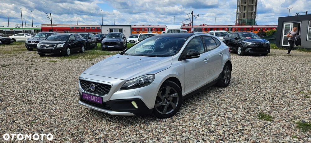Volvo V40 Cross Country - 1