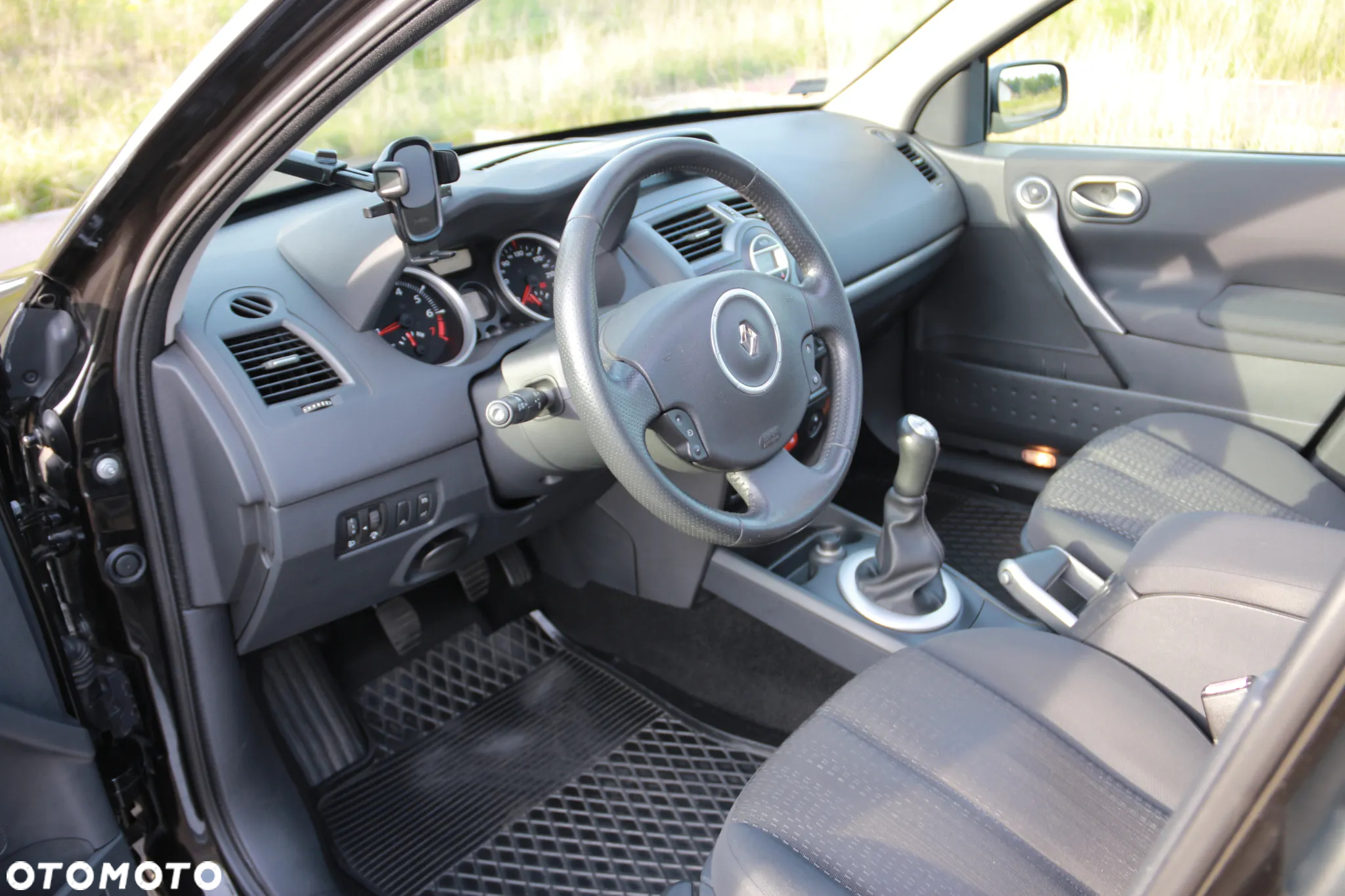 Renault Megane 1.6 Grandtour Exception - 9