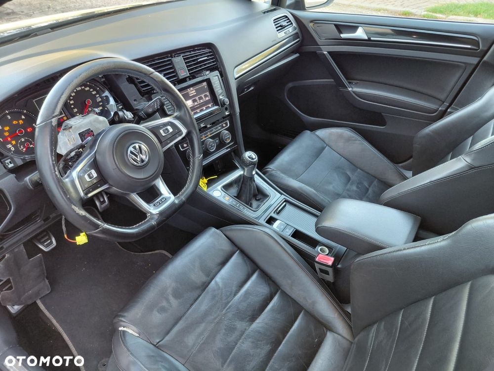 Volkswagen Golf - 20