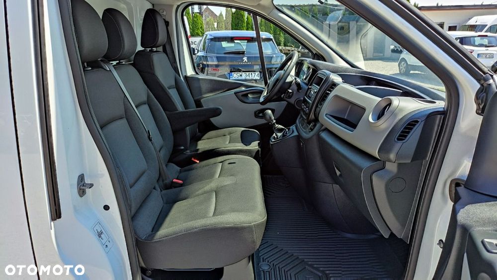 Renault Trafic - 25