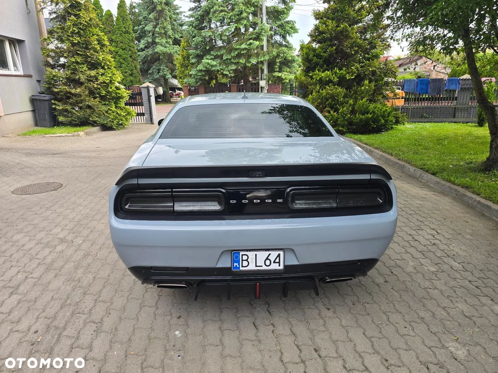 Dodge Challenger - 6