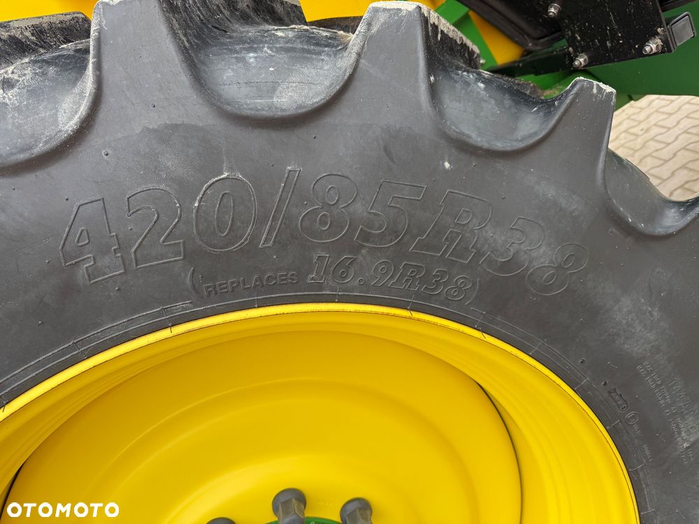 John Deere M740i - 17
