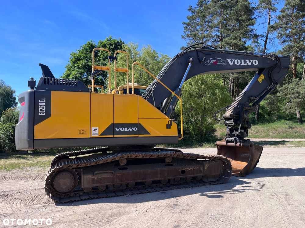 Volvo EC250EL - 5