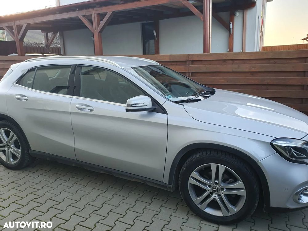 Mercedes-Benz GLA 200 7G-DCT Style - 3