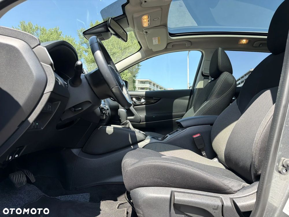 Nissan Qashqai 1.3 DIG-T N-Connecta DCT - 22