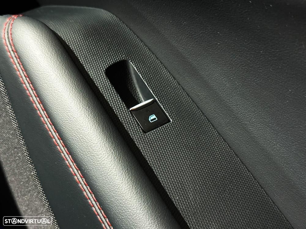 Ford Mustang Mach-E AWD PREMIUM - 31