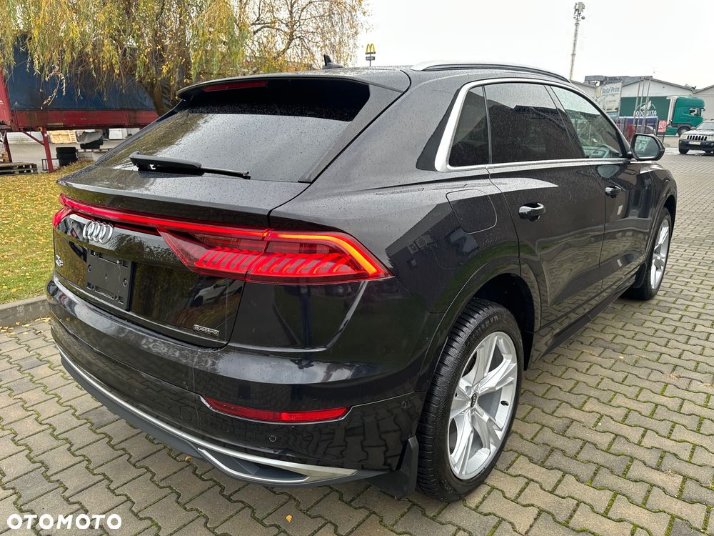 Audi Q8 55 TFSI quattro tiptronic - 4