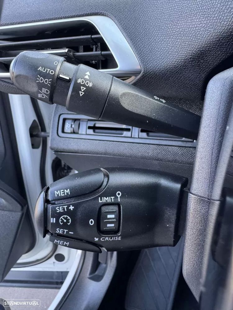 Peugeot 5008 1.2 PureTech Allure - 38
