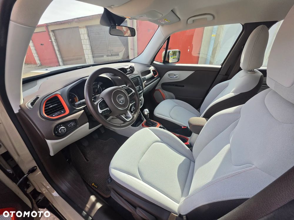 Jeep Renegade - 19