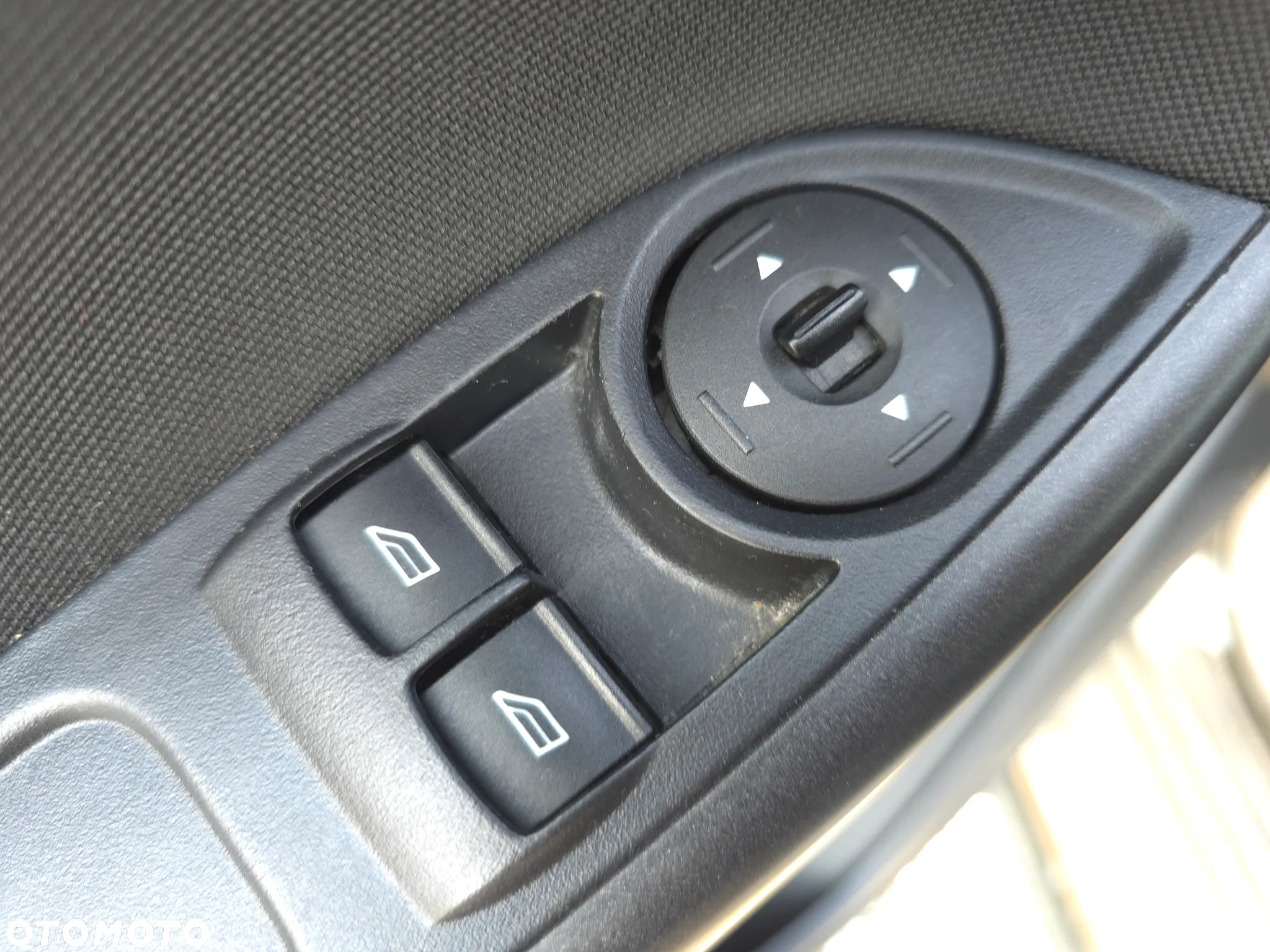 Ford Focus 1.6 Ambiente - 19