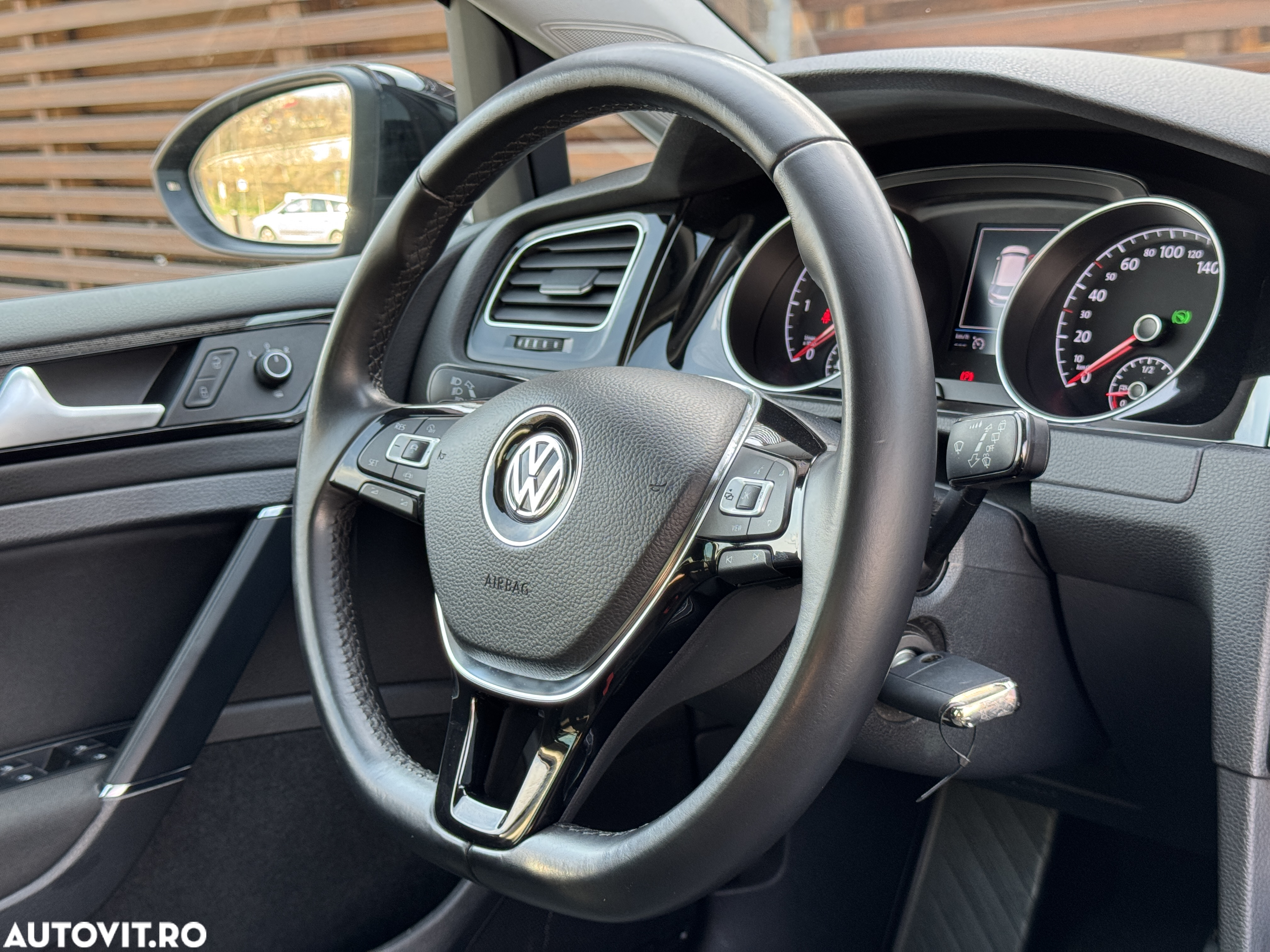 Volkswagen Golf 1.6 TDI DSG Highline - 22