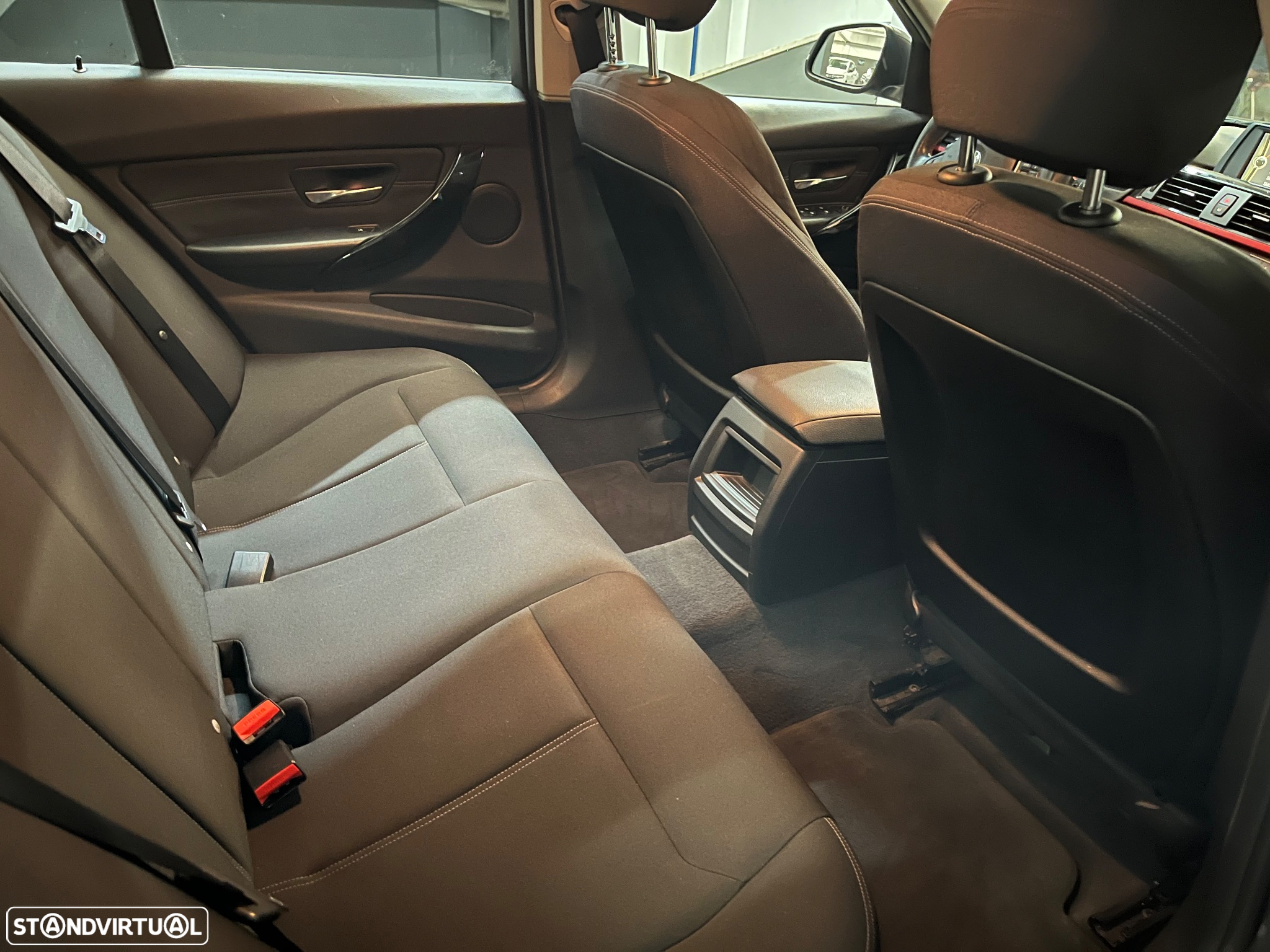 BMW 320 d EfficientDynamics Line Sport - 19