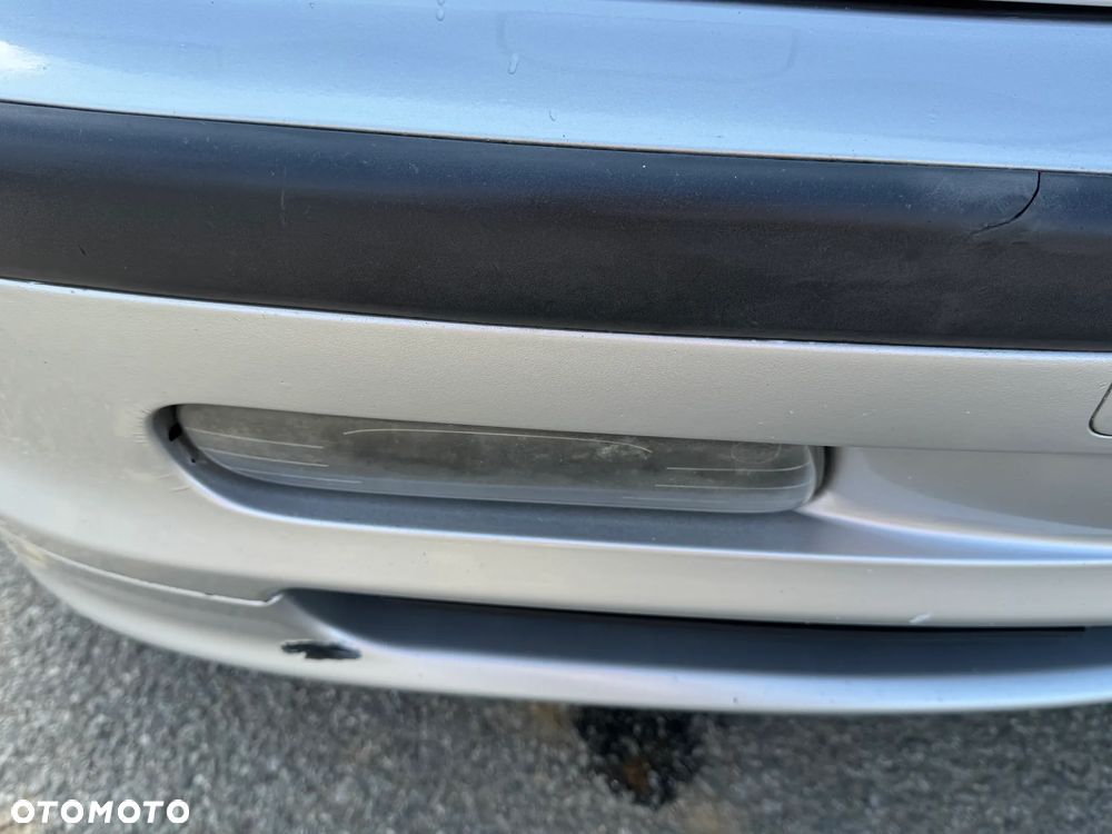 BMW Seria 3 323i - 24