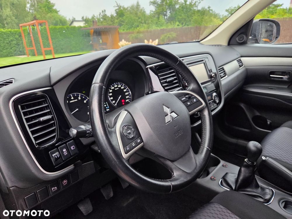 Mitsubishi Outlander - 13