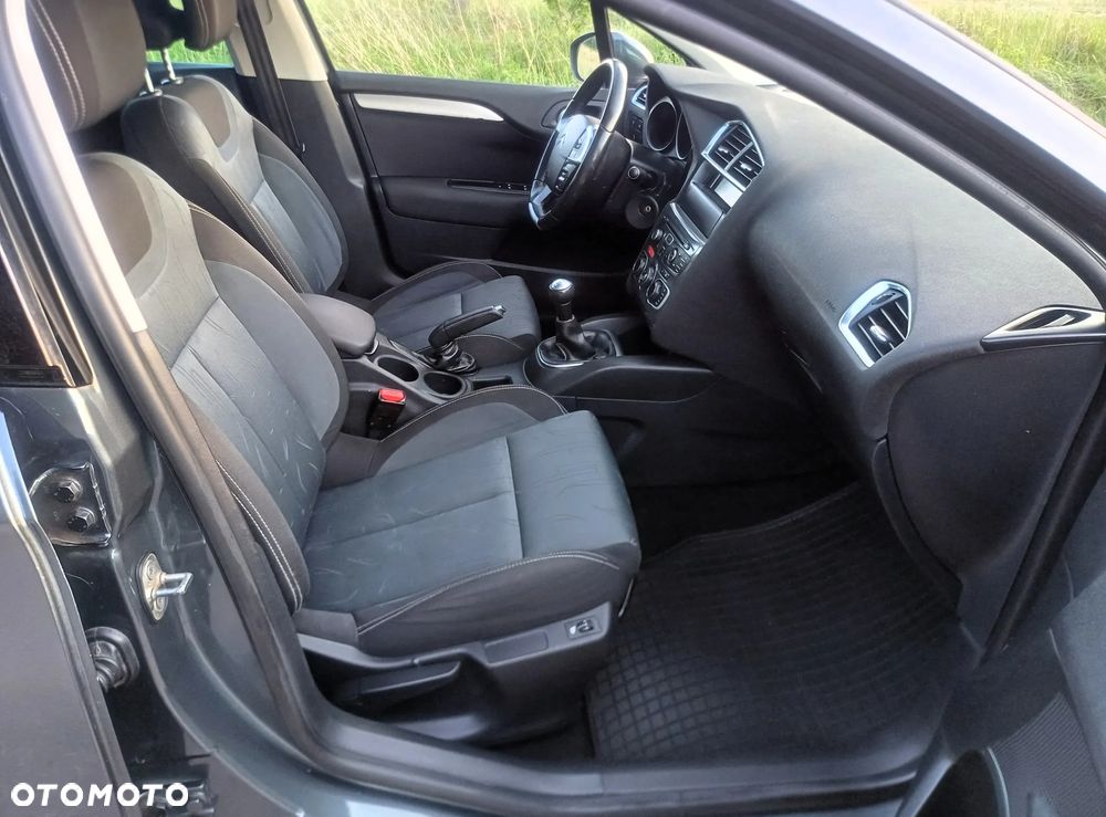 Citroën C4 VTi 120 Exclusive - 19