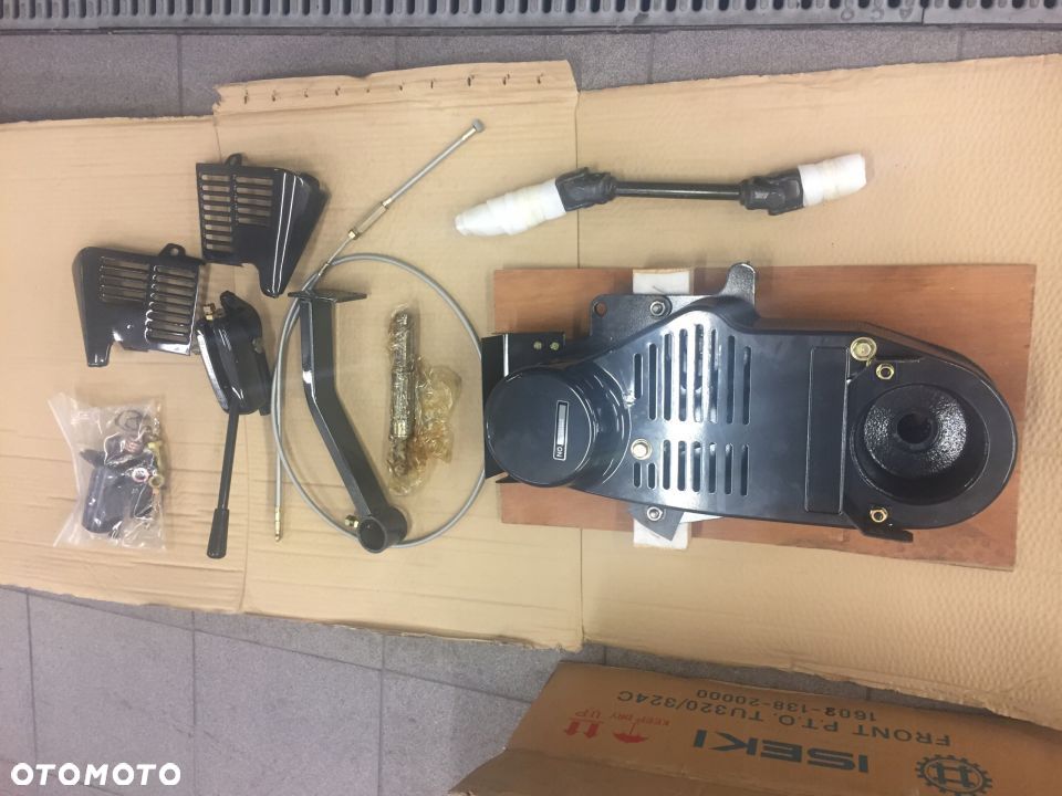 ISEKI przedni WOM napęd kompletny TU320 TU324C - 2