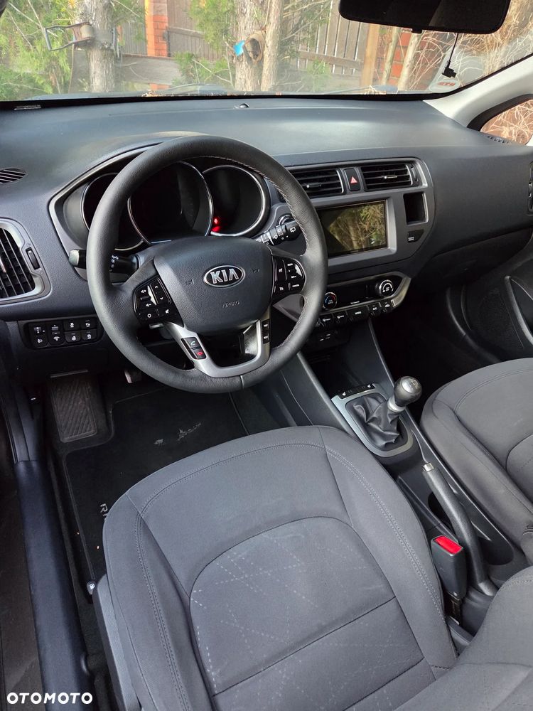 Kia Rio 1.2 XL - 24