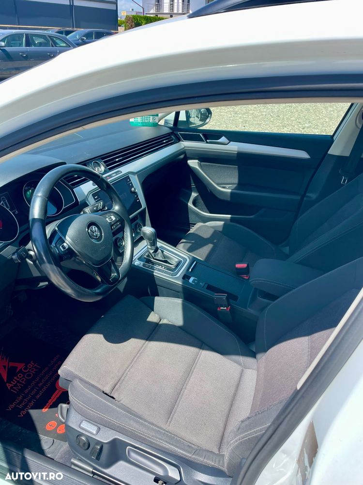 Volkswagen Passat 1.6 TDI SCR DSG Comfortline - 8