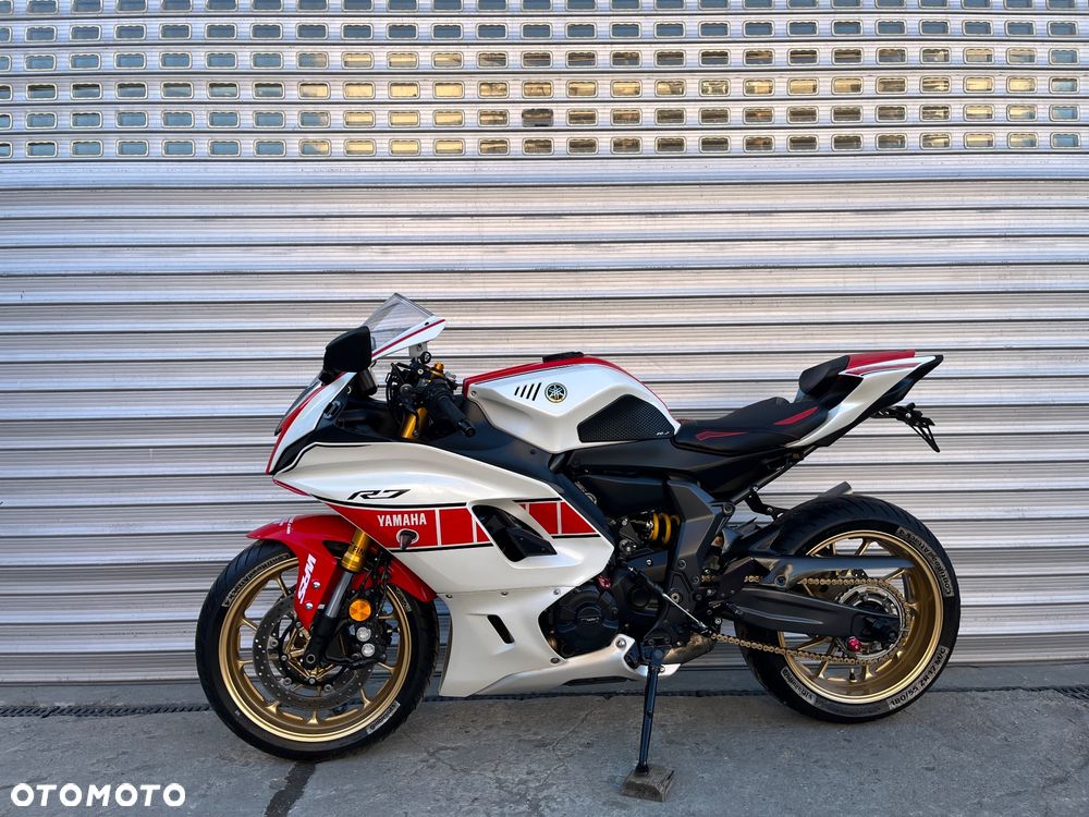Yamaha YZF - 1