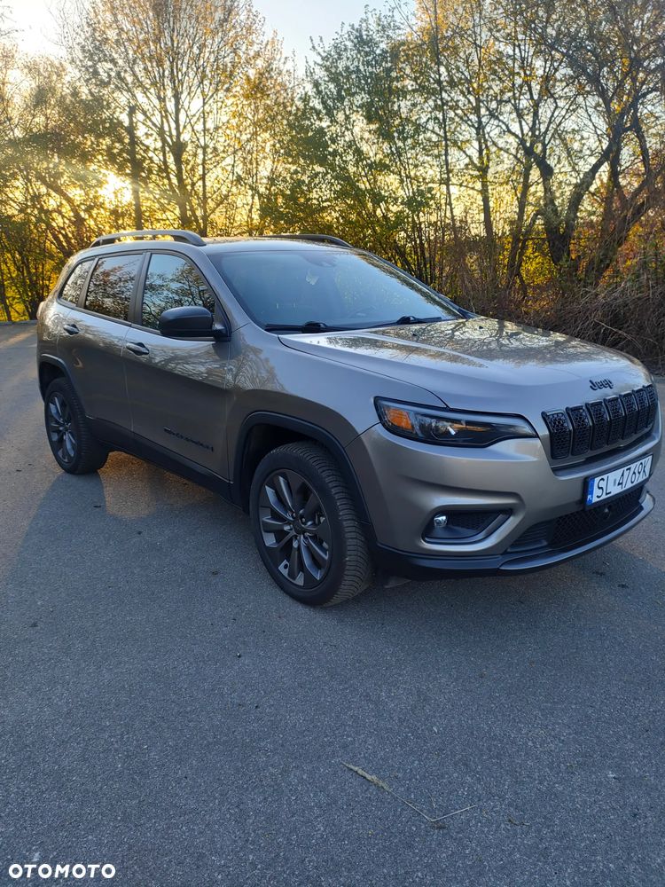 Jeep Cherokee - 8
