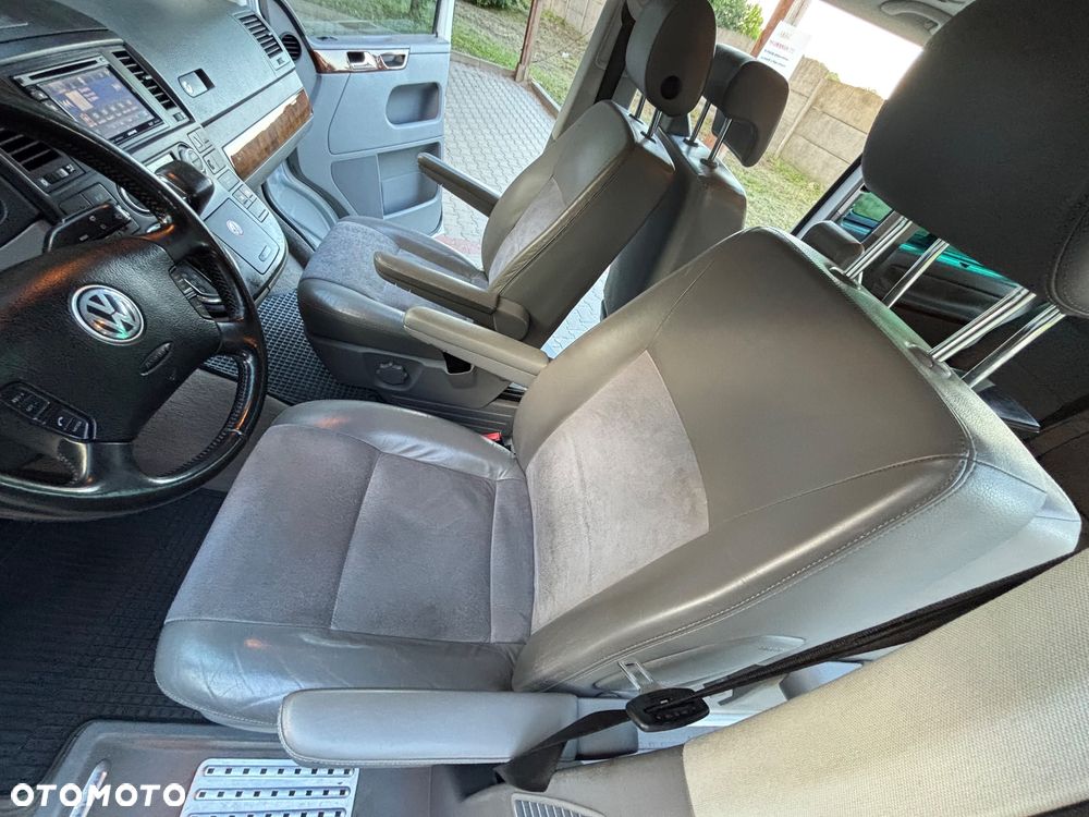 Volkswagen Multivan - 17