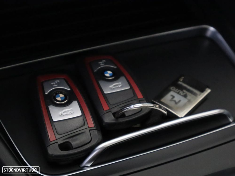 BMW 320 d EfficientDynamics Line Sport Auto - 35